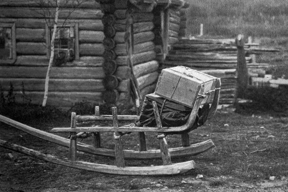 Розвальни фото. Сани дровни 19 века. Волокуша в древней Руси. Древнерусские сани. Волокуши деревянные.